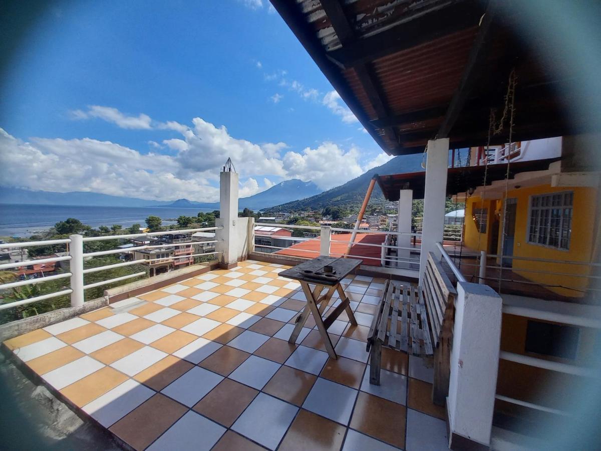 Hotel Peneleu San Pedro La Laguna Esterno foto